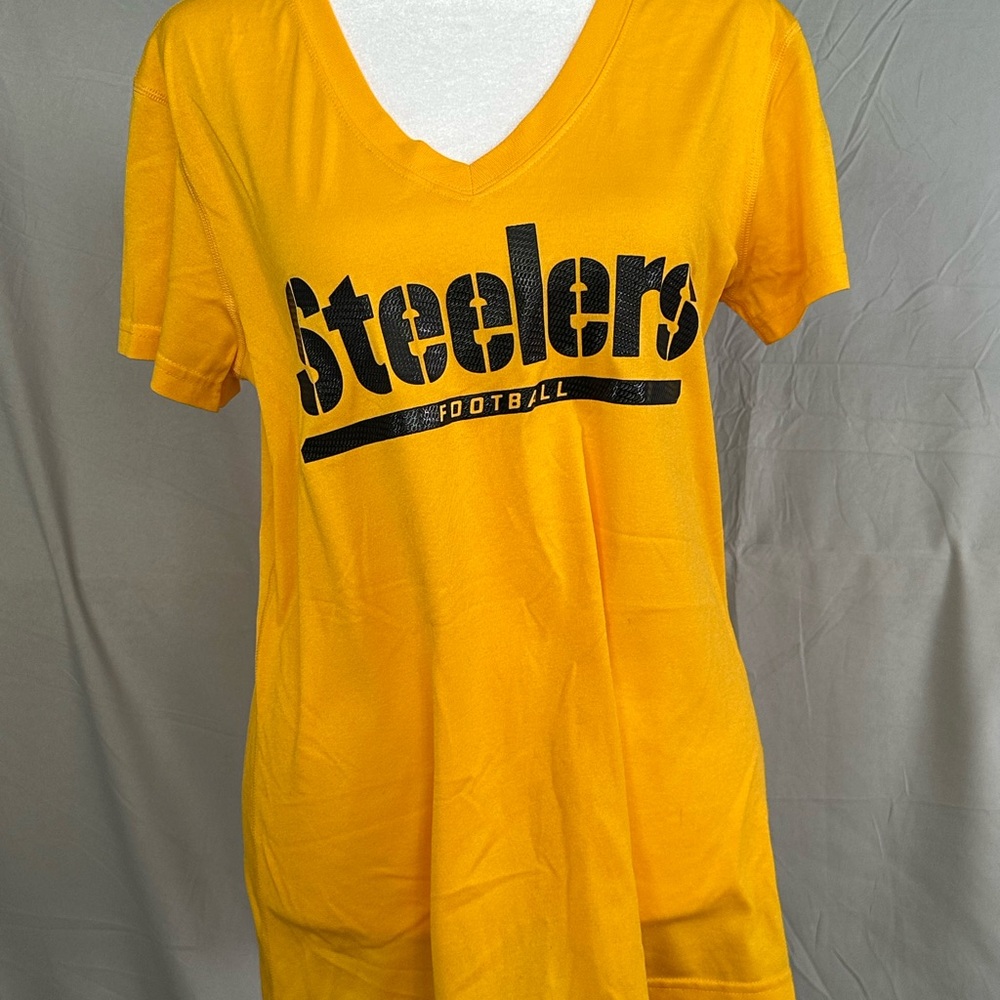 Nike NFL Steelers Yellow Short Sleeve V-neck Tee